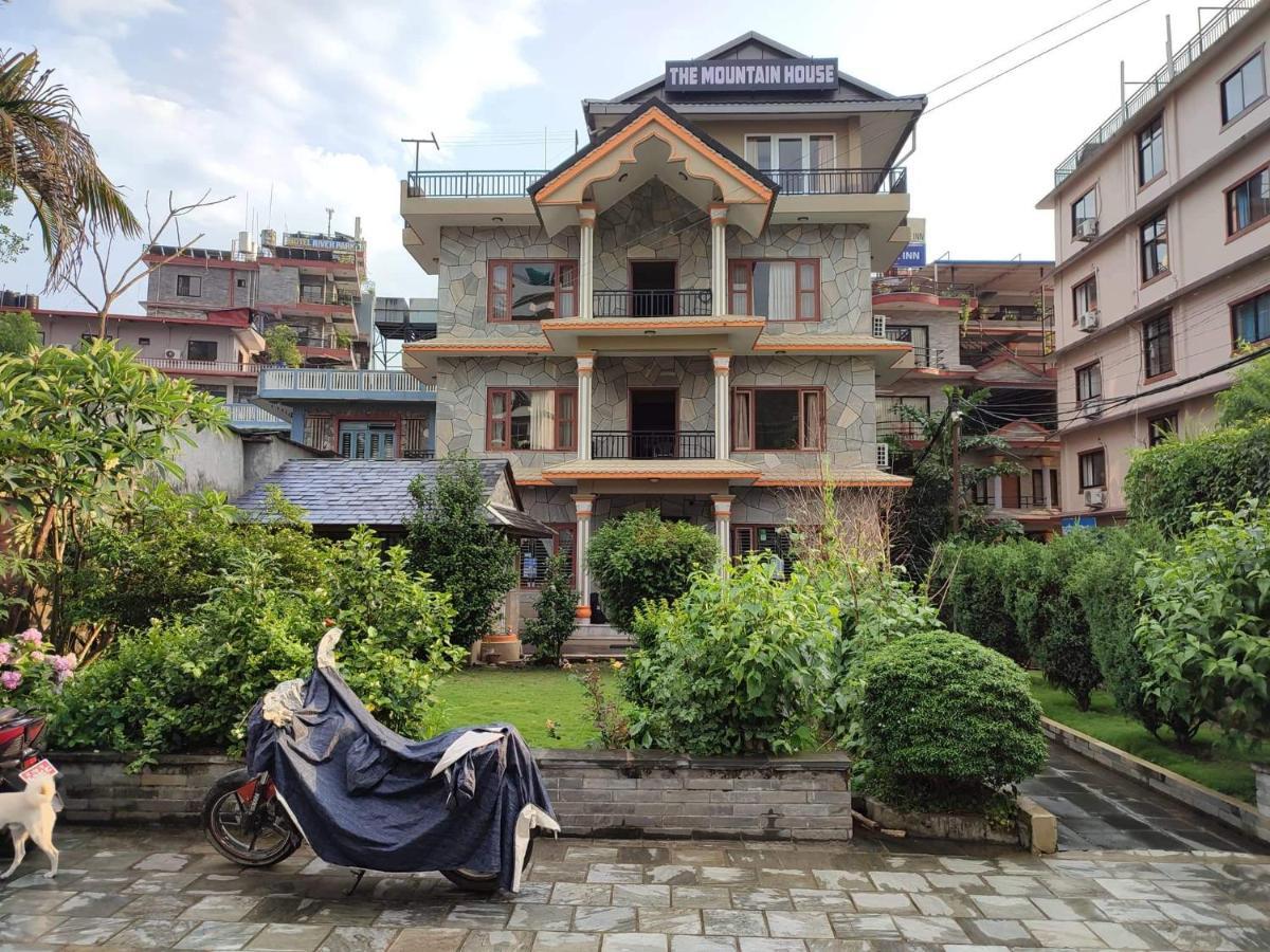 Отель The Mountain House Покхара Экстерьер фото